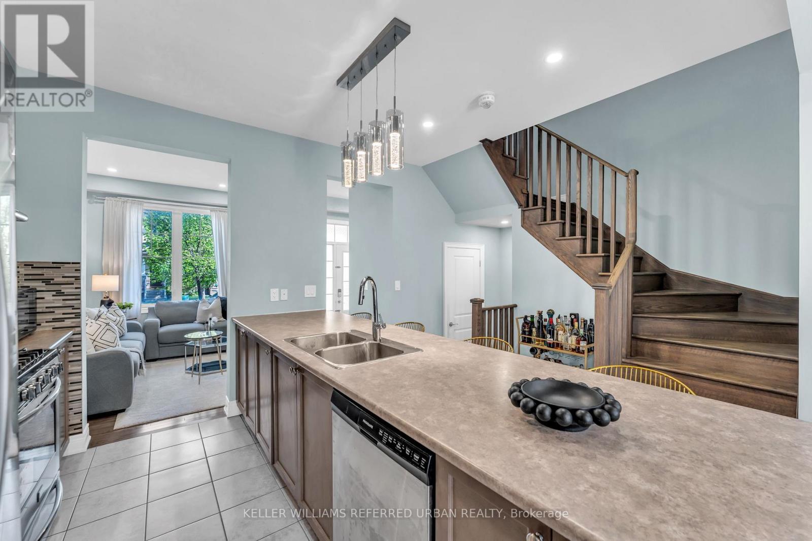 36 Ledger Point Crescent, Brampton, ON - Indoor Photo Showing Kitchen With Double Sink