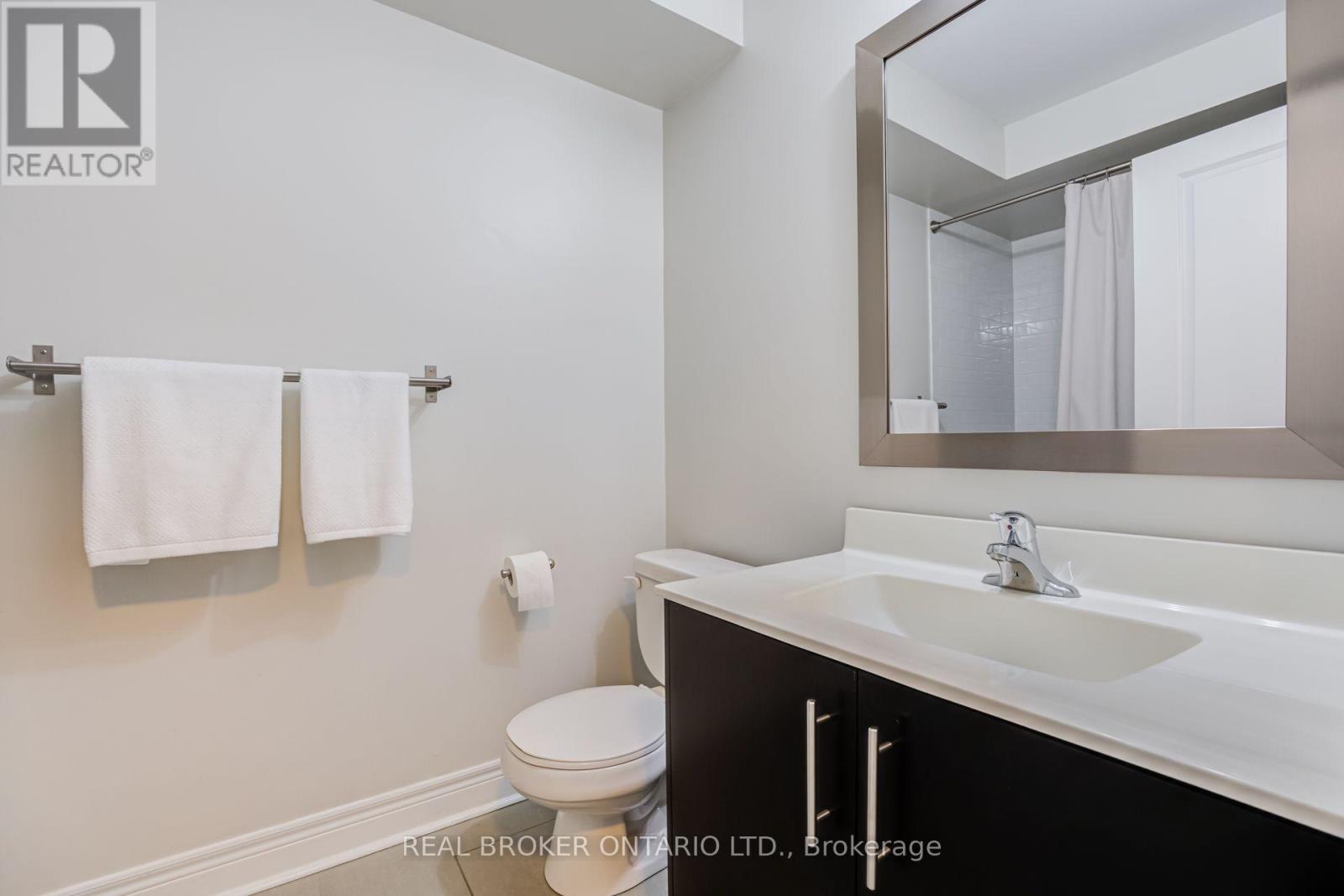 39 Ruby Lang Lane, Toronto, ON - Indoor Photo Showing Bathroom