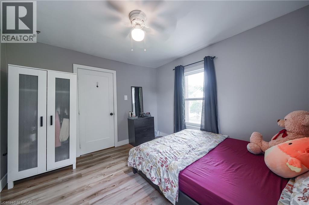 36 Kerr Street, Cambridge, ON - Indoor Photo Showing Bedroom
