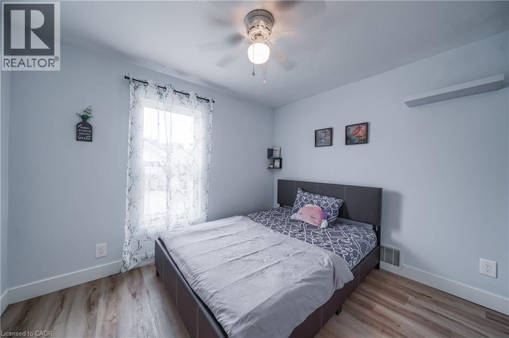 36 Kerr Street, Cambridge, ON - Indoor Photo Showing Bedroom