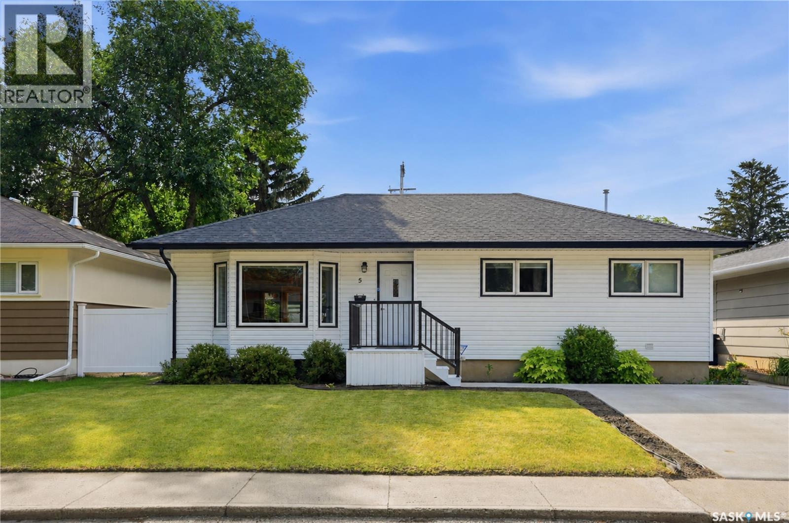 5 Stewart Avenue, Saskatoon, SK
