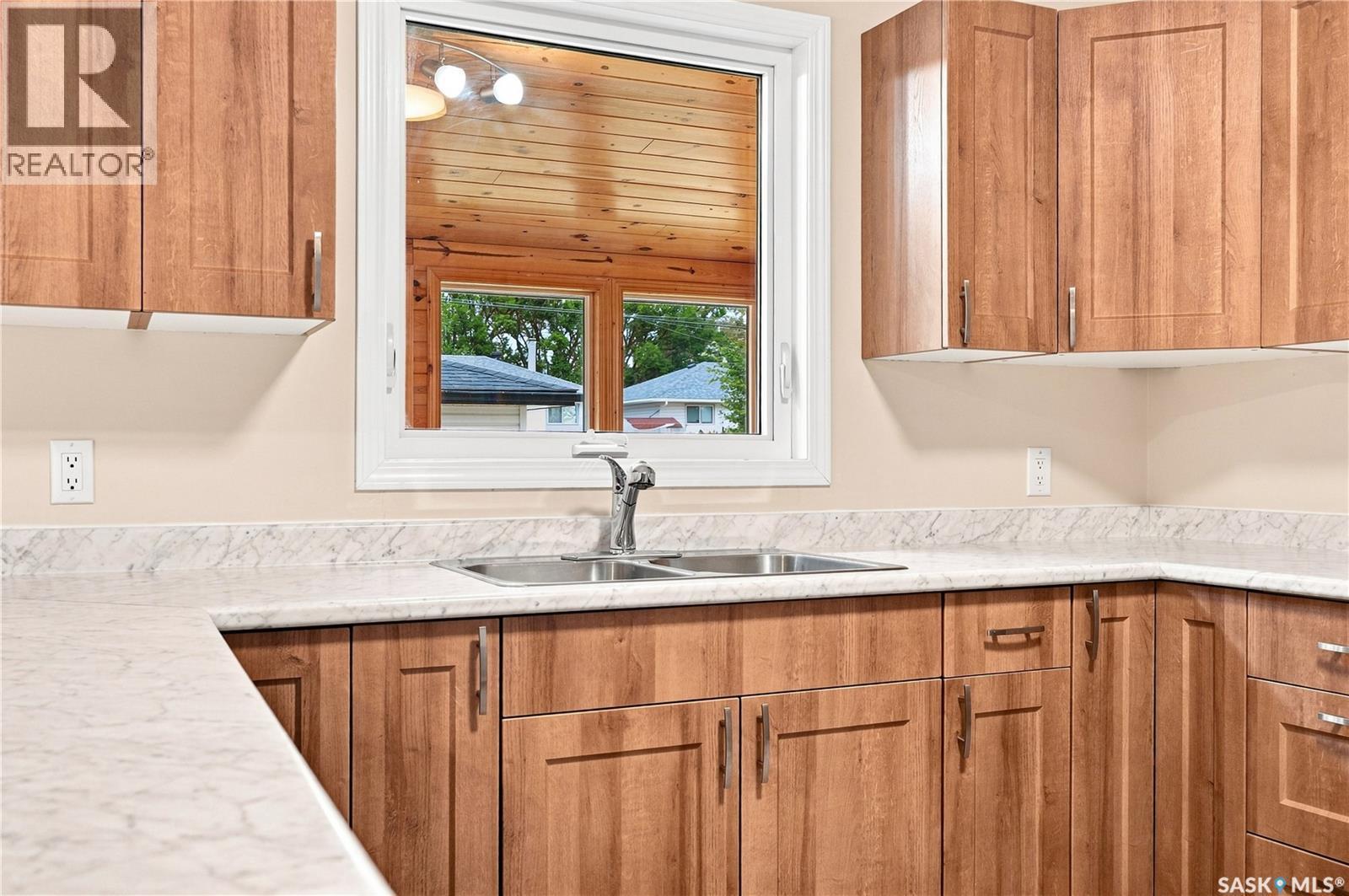 5 Stewart Avenue, Saskatoon, SK