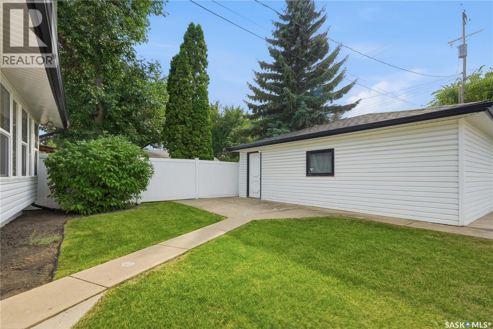 5 Stewart Avenue, Saskatoon, SK