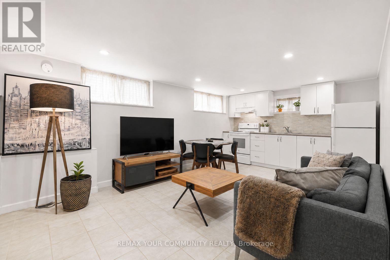 Lower Unit - 14 Webster Drive, Aurora, ON - Indoor