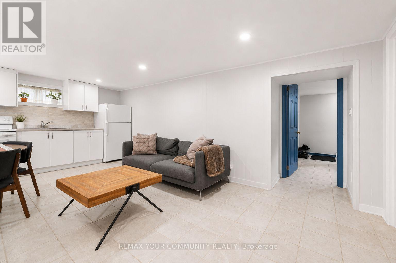 Lower Unit - 14 Webster Drive, Aurora, ON - Indoor