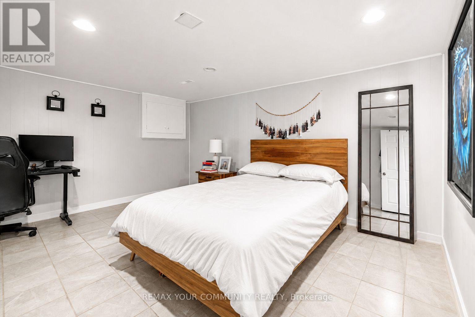 Lower Unit - 14 Webster Drive, Aurora, ON - Indoor Photo Showing Bedroom