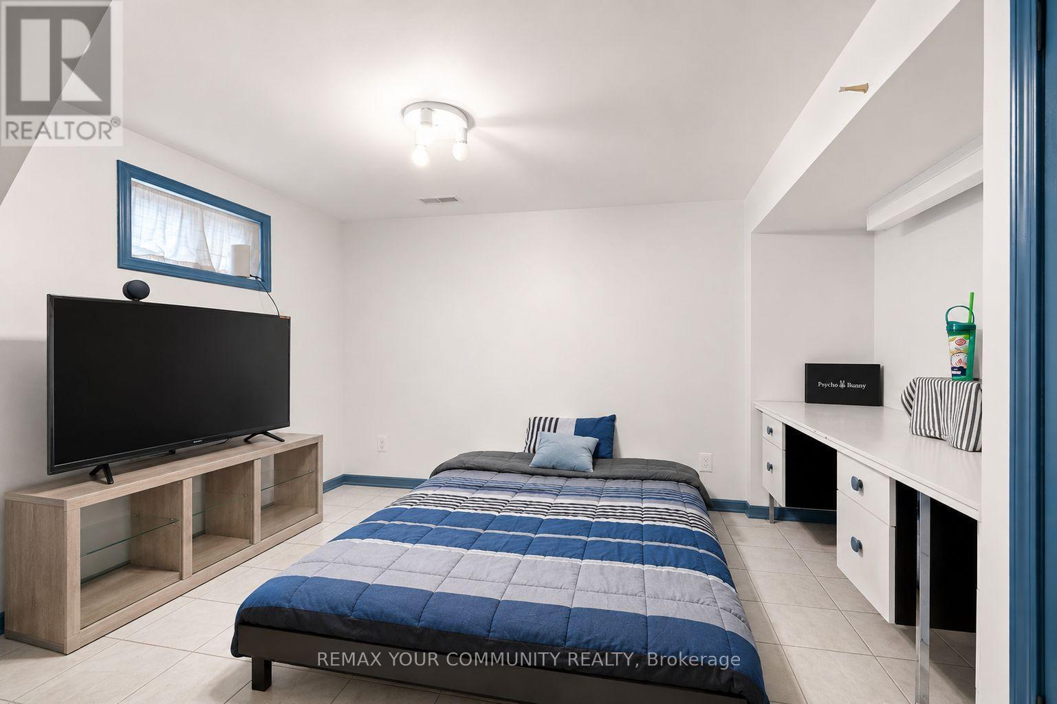 Lower Unit - 14 Webster Drive, Aurora, ON - Indoor Photo Showing Bedroom