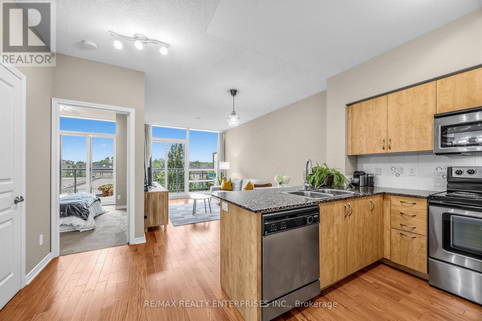 304 - 15 Legion Road, Toronto, ON - Indoor Photo Showing Kitchen With Stainless Steel Kitchen With Double Sink