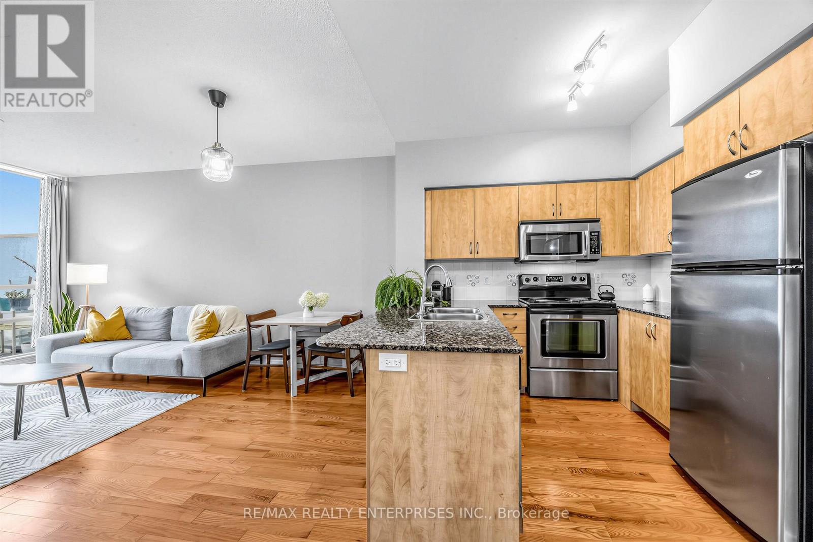 304 - 15 Legion Road, Toronto, ON - Indoor Photo Showing Kitchen With Stainless Steel Kitchen