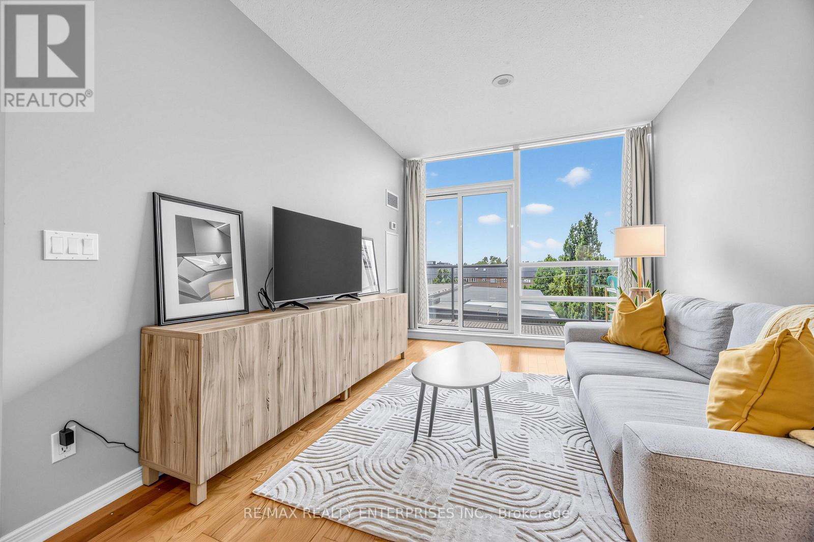 304 - 15 Legion Road, Toronto, ON - Indoor Photo Showing Living Room