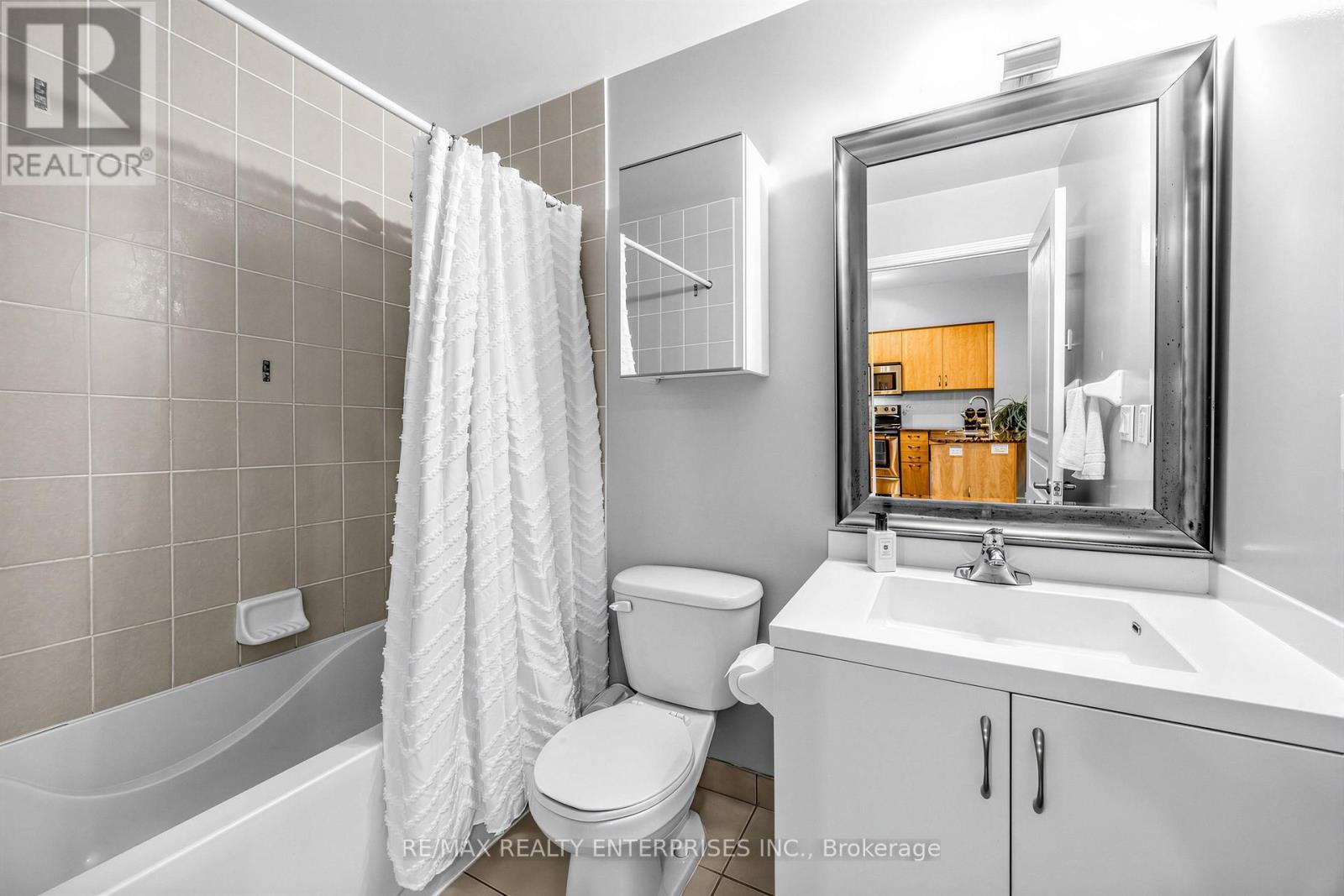 304 - 15 Legion Road, Toronto, ON - Indoor Photo Showing Bathroom