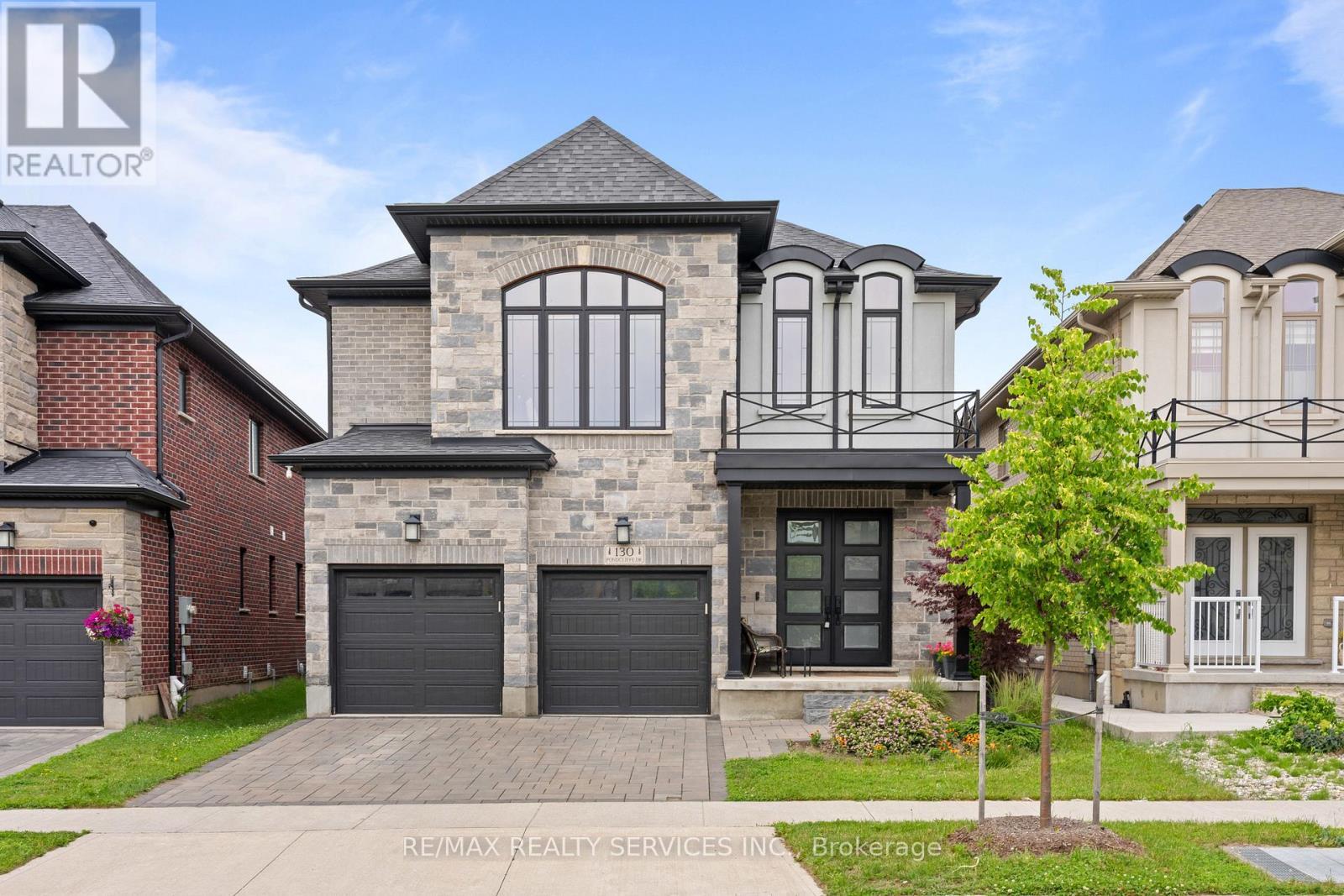 130 Pondcliffe Drive, Kitchener, ON - Outdoor With Facade