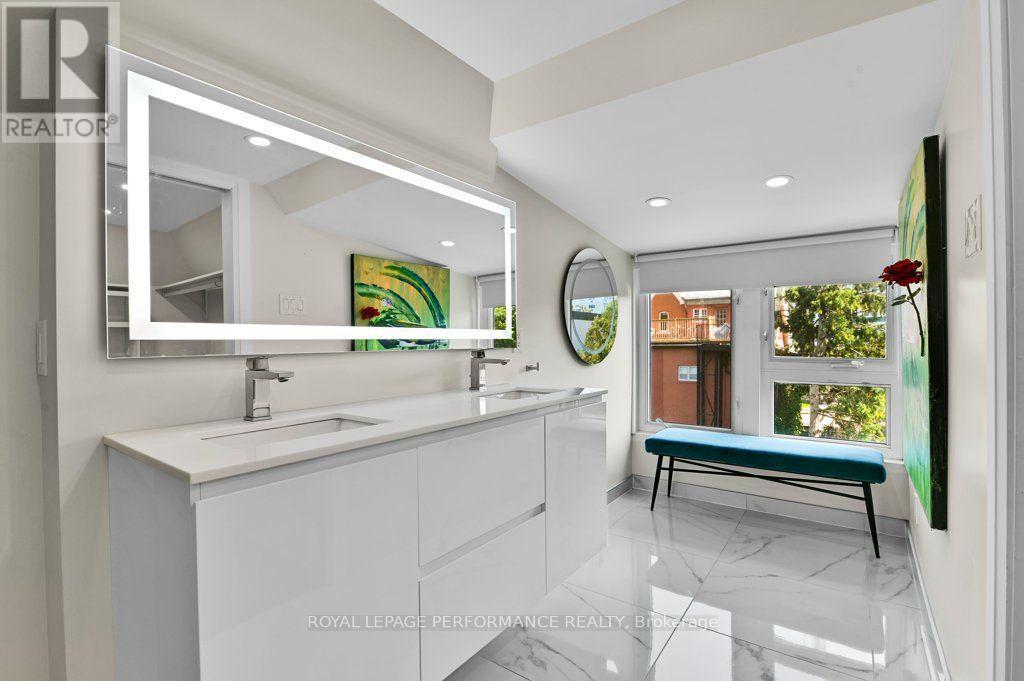 168 Stewart Street, Ottawa, ON - Indoor Photo Showing Bathroom