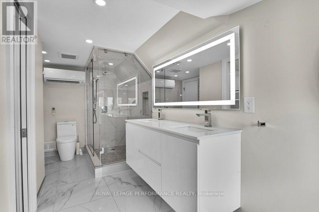 168 Stewart Street, Ottawa, ON - Indoor Photo Showing Bathroom
