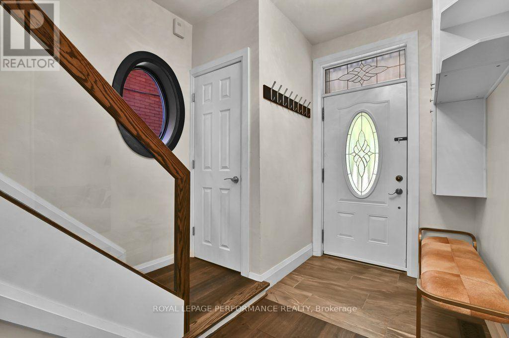 168 Stewart Street, Ottawa, ON - Indoor Photo Showing Other Room