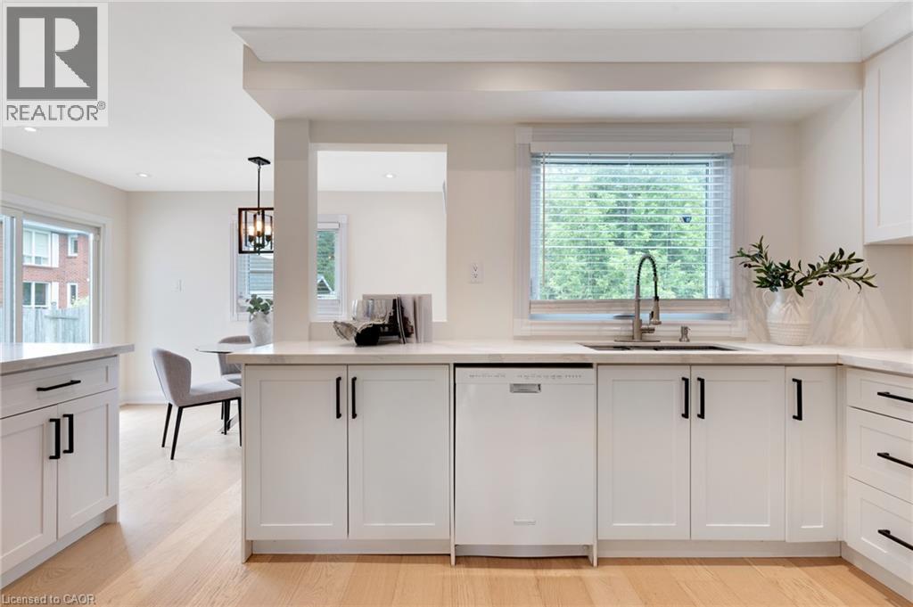 62 Glenvalley Drive, Cambridge, ON - Indoor Photo Showing Kitchen