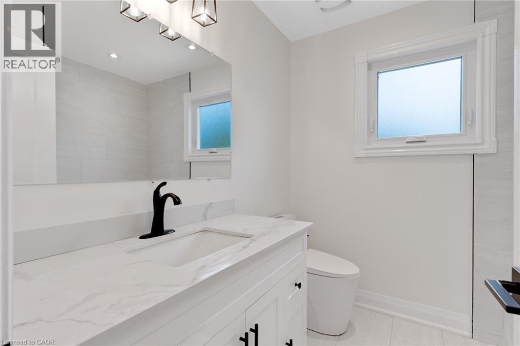 62 Glenvalley Drive, Cambridge, ON - Indoor Photo Showing Bathroom