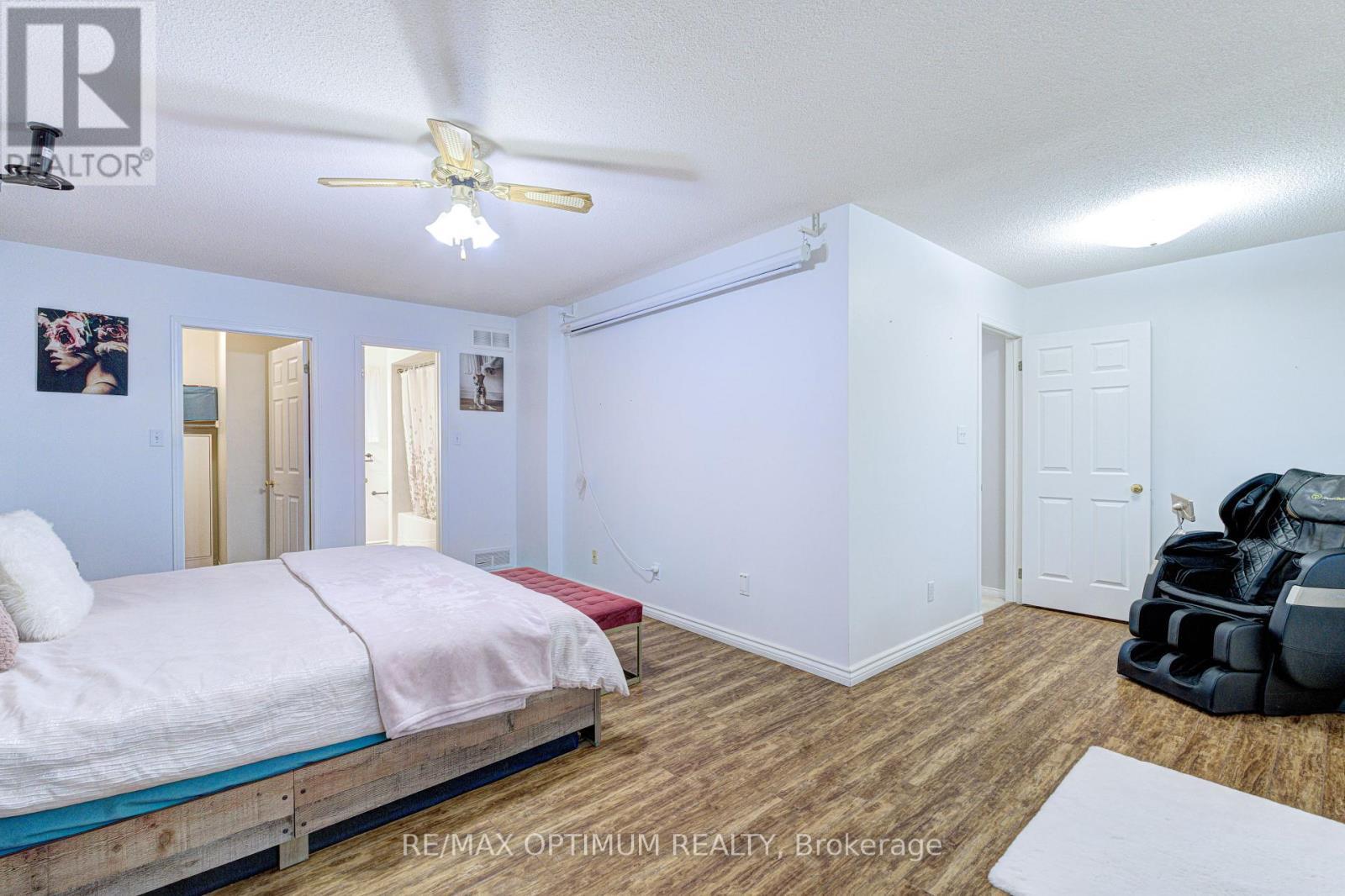 11 Murkar Crescent, Whitby, ON - Indoor Photo Showing Bedroom