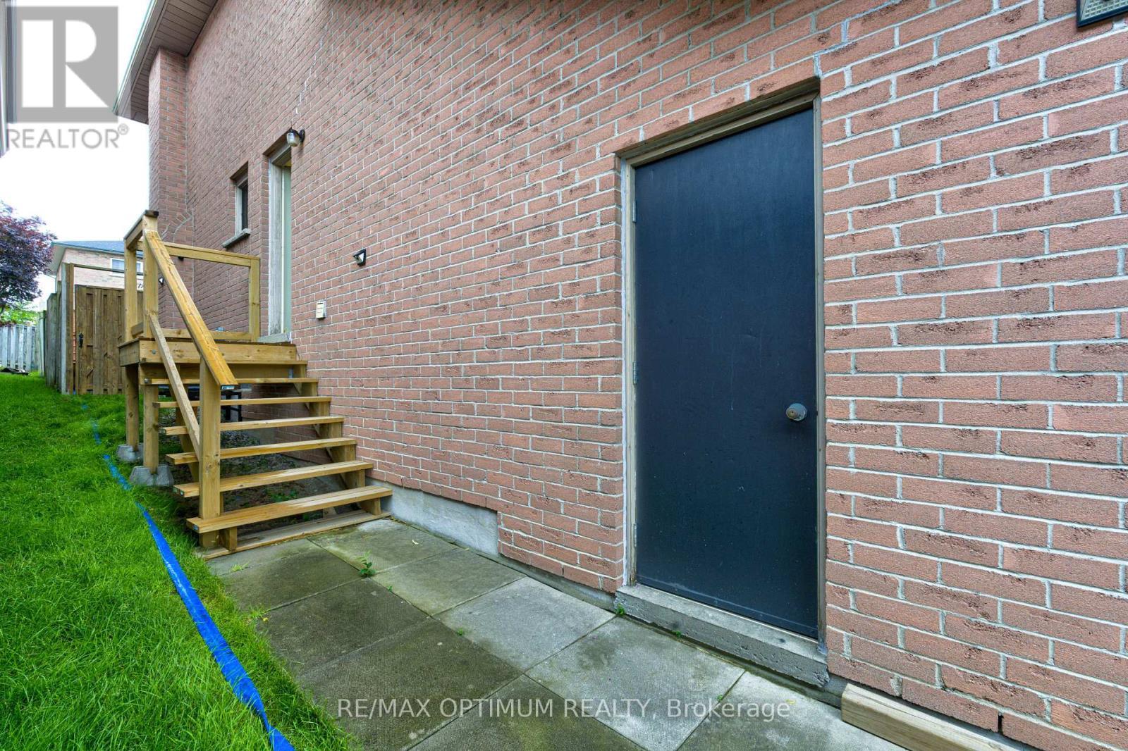 11 Murkar Crescent, Whitby, ON - Outdoor With Exterior