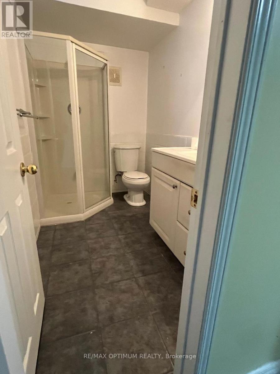 11 Murkar Crescent, Whitby, ON - Indoor Photo Showing Bathroom
