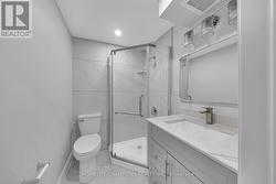 Main Washroom - 