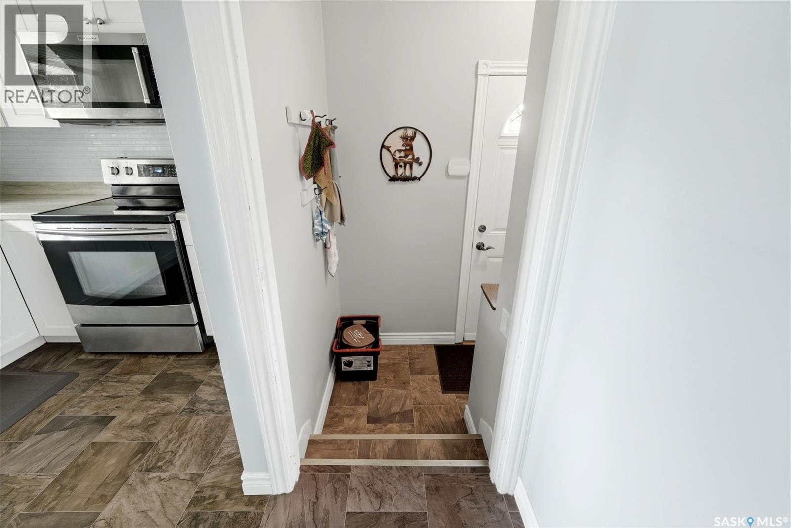 60 Gardiner Avenue, Regina, SK - Indoor