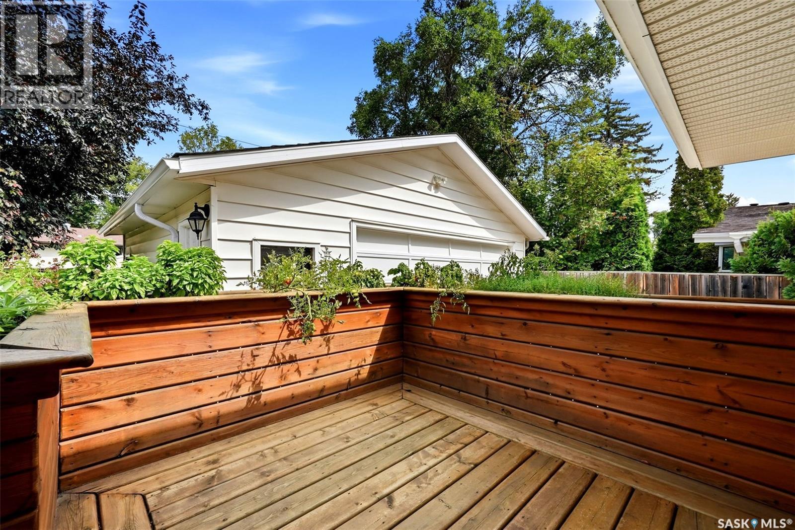 60 Gardiner Avenue, Regina, SK - Outdoor
