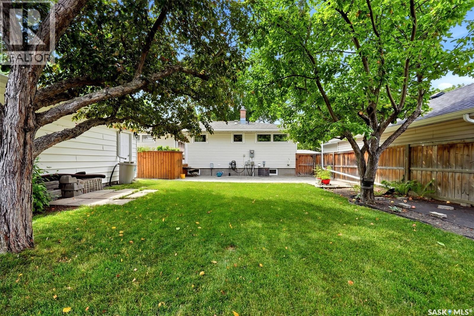 60 Gardiner Avenue, Regina, SK - Outdoor