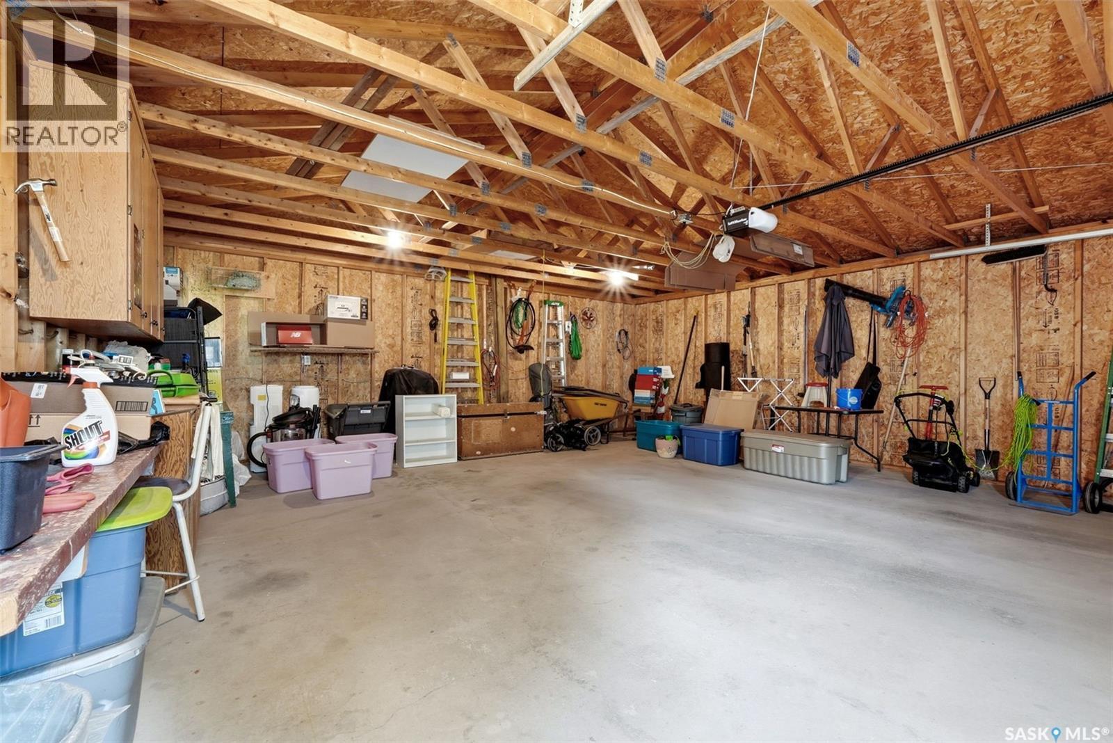 60 Gardiner Avenue, Regina, SK - Indoor Photo Showing Garage