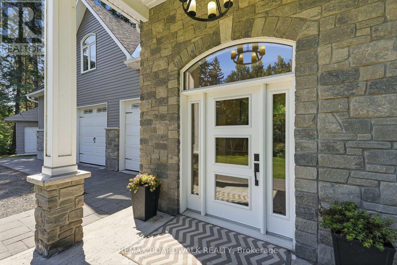 1110 Dunning Road, Ottawa, ON - With Exterior