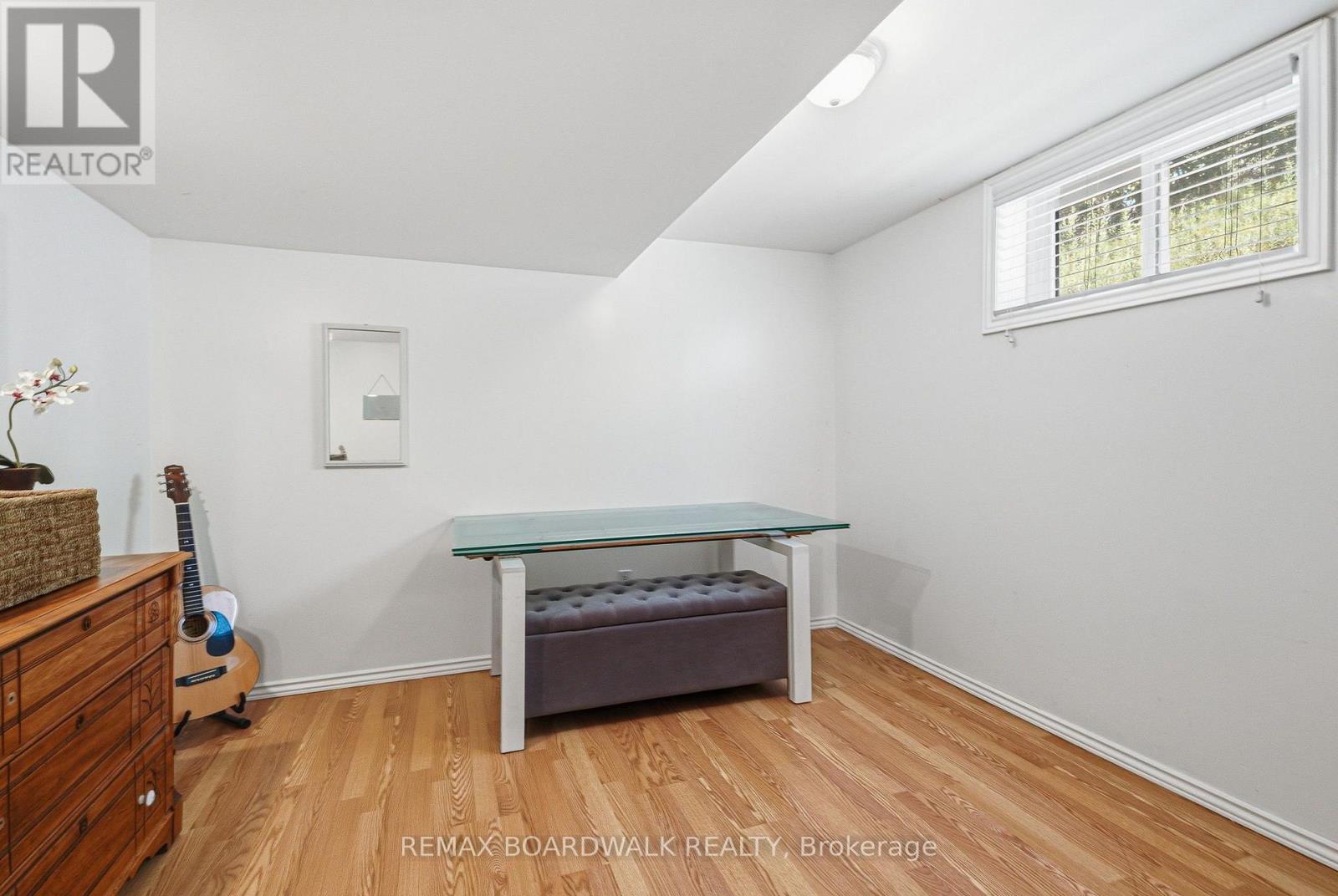 1110 Dunning Road, Ottawa, ON - Indoor