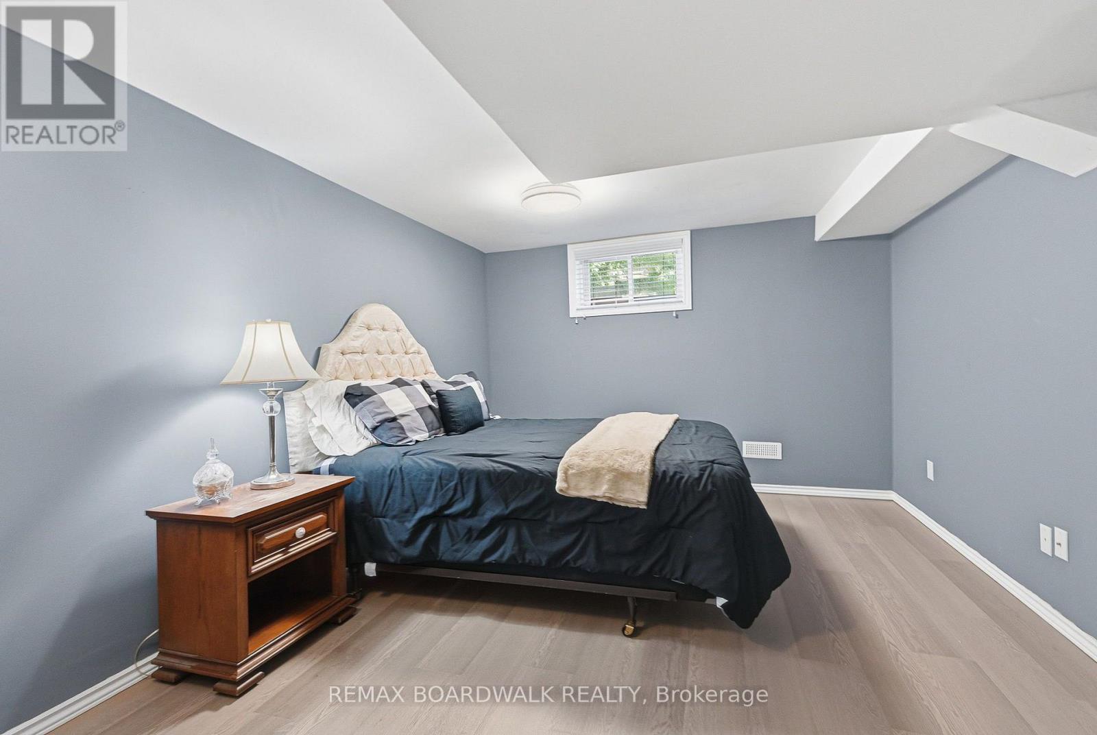 1110 Dunning Road, Ottawa, ON - Indoor Photo Showing Bedroom
