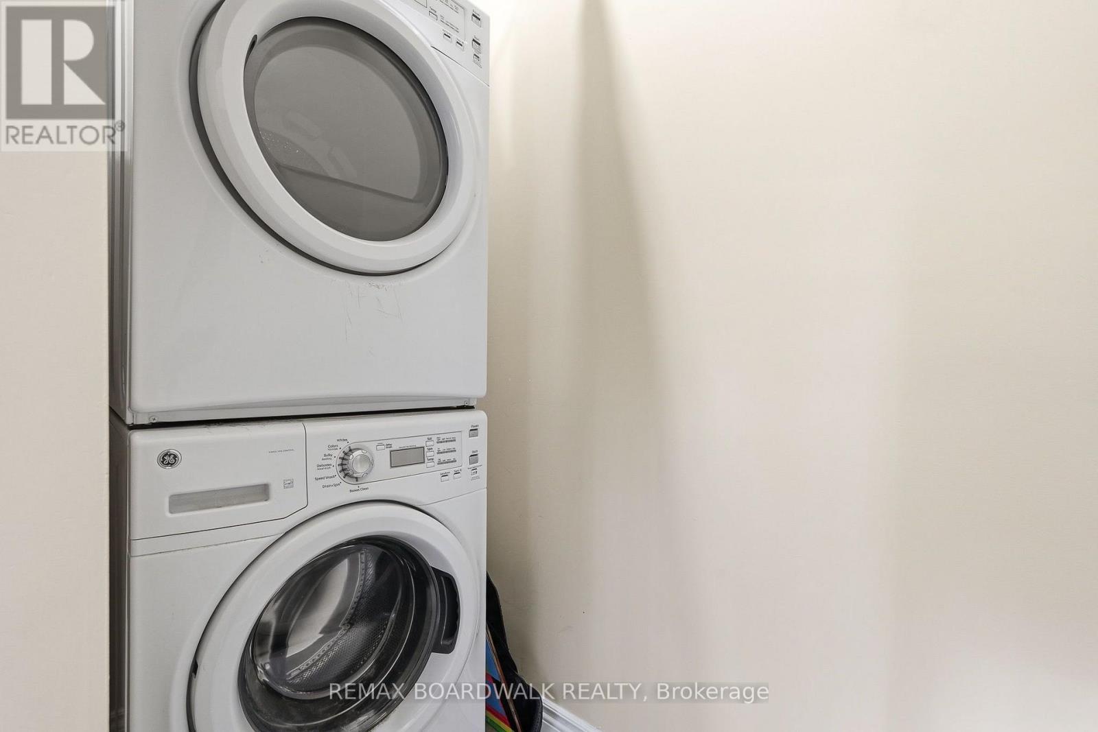 1110 Dunning Road, Ottawa, ON - Indoor Photo Showing Laundry Room