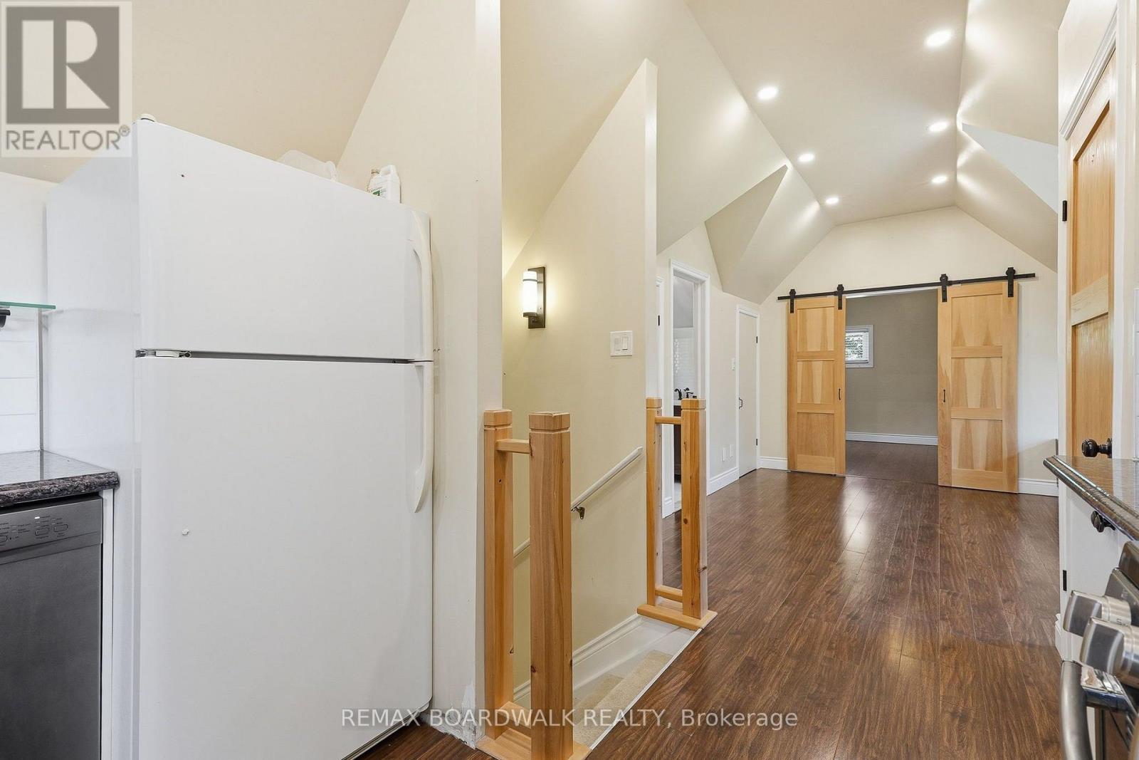 1110 Dunning Road, Ottawa, ON - Indoor