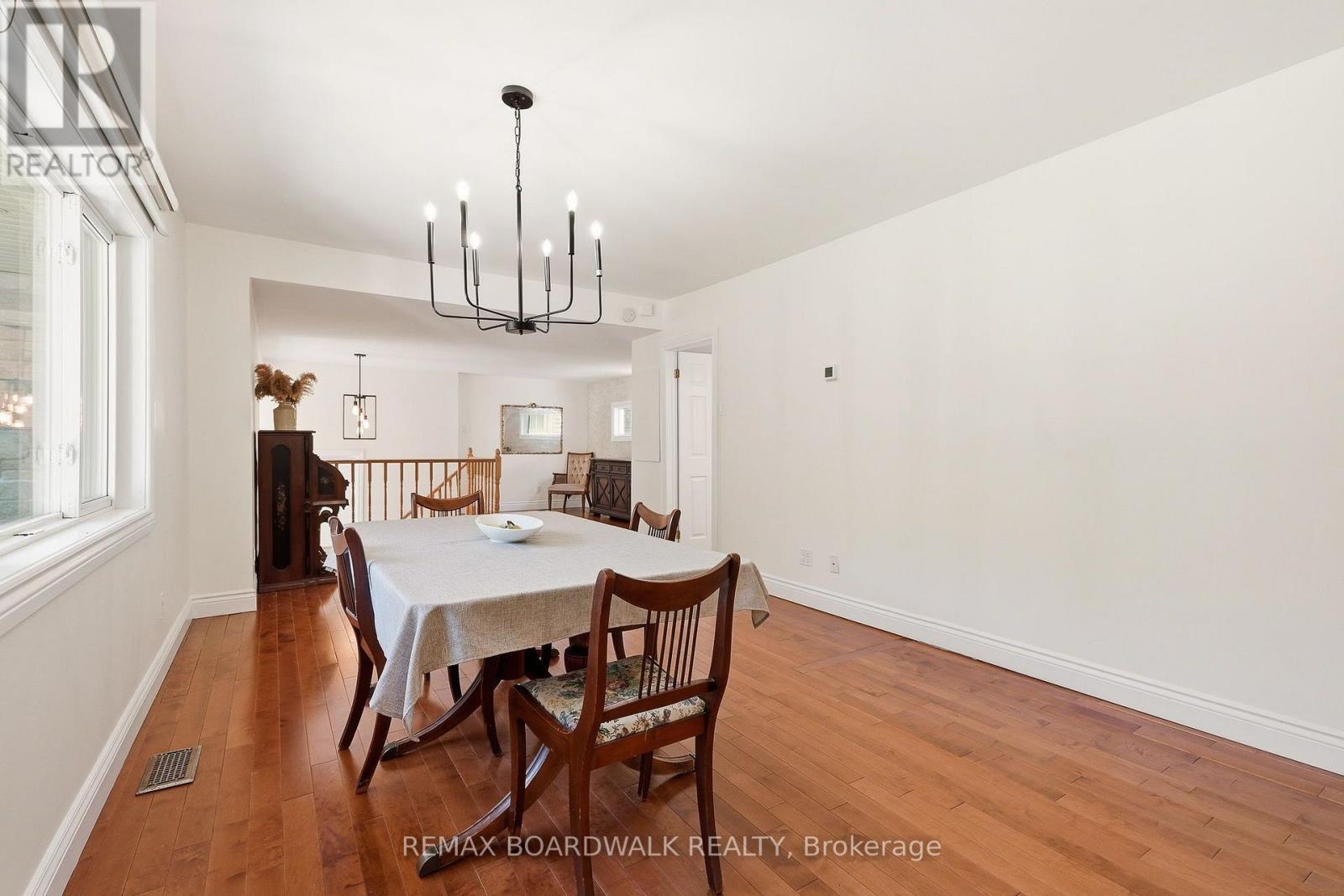 1110 Dunning Road, Ottawa, ON - Indoor Photo Showing Dining Room
