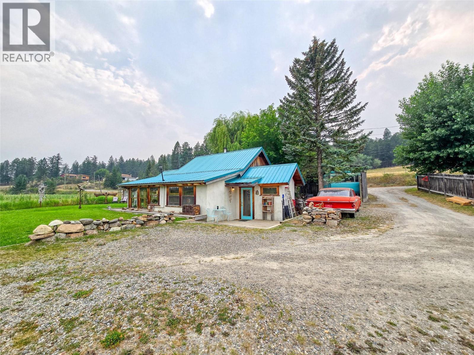 9498 Westside Road, Invermere, BC - Outdoor