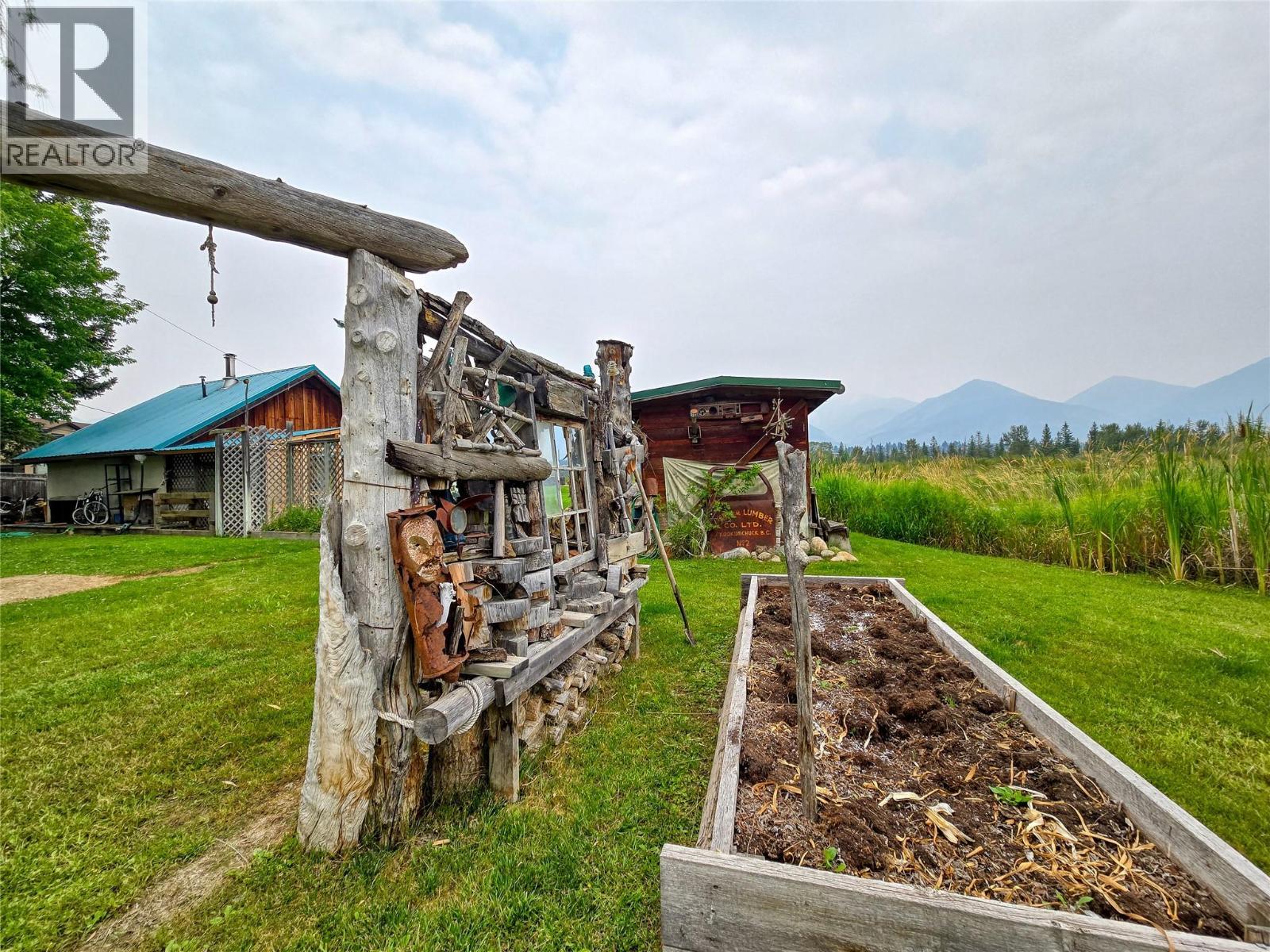9498 Westside Road, Invermere, BC - Outdoor