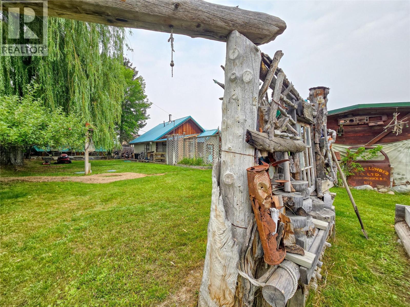 9498 Westside Road, Invermere, BC - Outdoor
