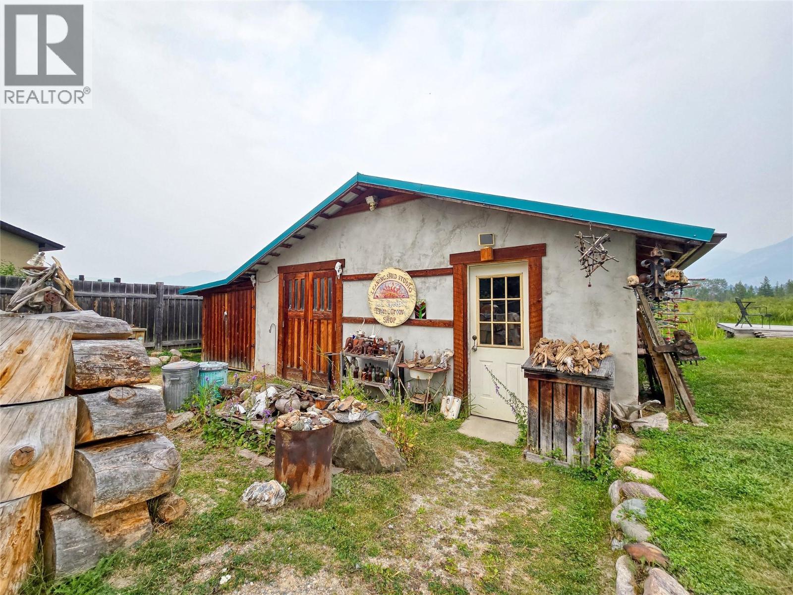 9498 Westside Road, Invermere, BC - Outdoor