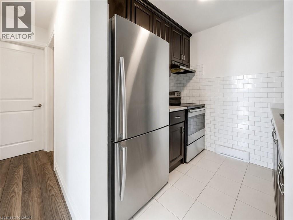 119 Cedar Street S Unit# 15, Kitchener, ON - Indoor Photo Showing Kitchen