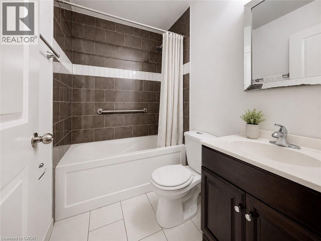 119 Cedar Street S Unit# 15, Kitchener, ON - Indoor Photo Showing Bathroom