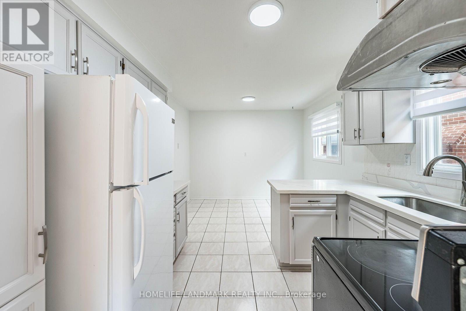 62 Danjohn Crescent, Toronto, ON - Indoor Photo Showing Kitchen
