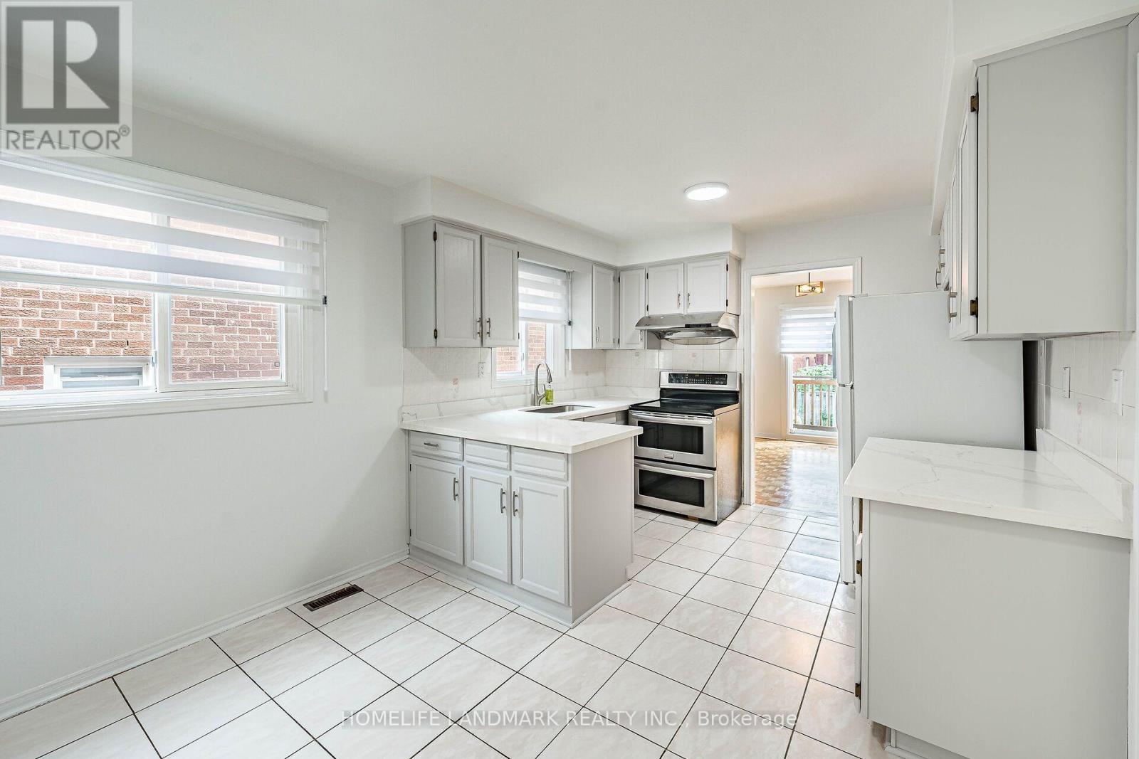 62 Danjohn Crescent, Toronto, ON - Indoor Photo Showing Kitchen