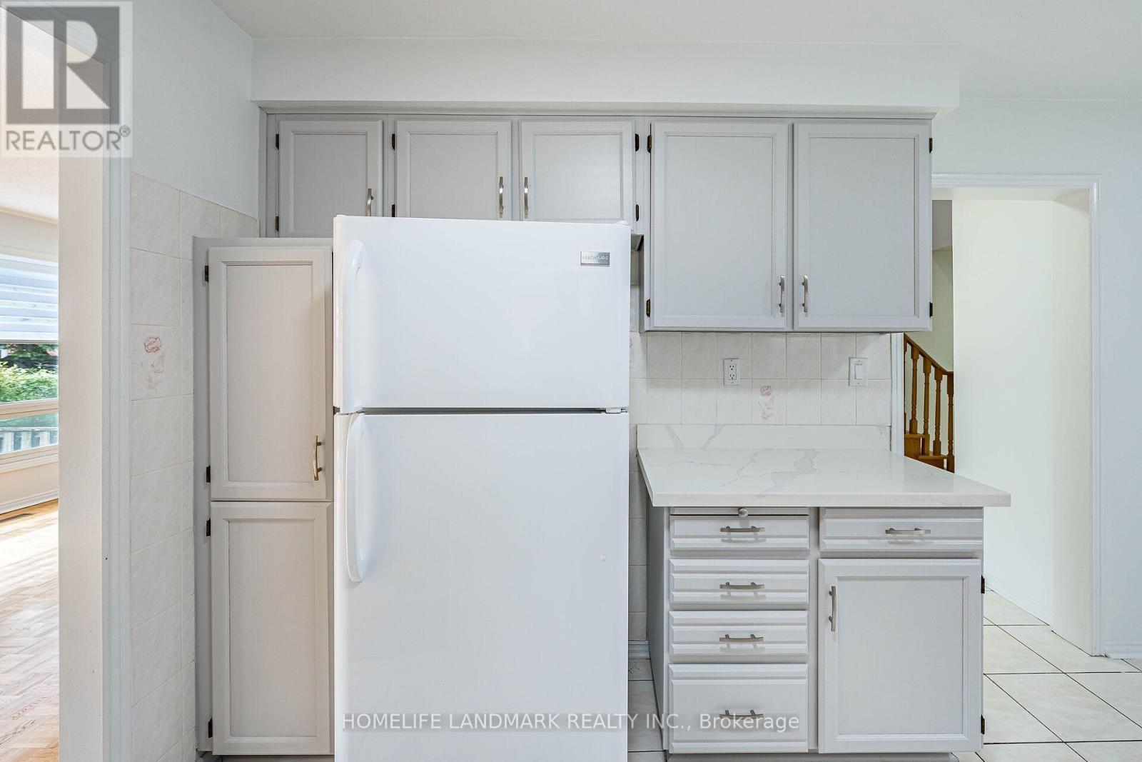 62 Danjohn Crescent, Toronto, ON - Indoor Photo Showing Kitchen