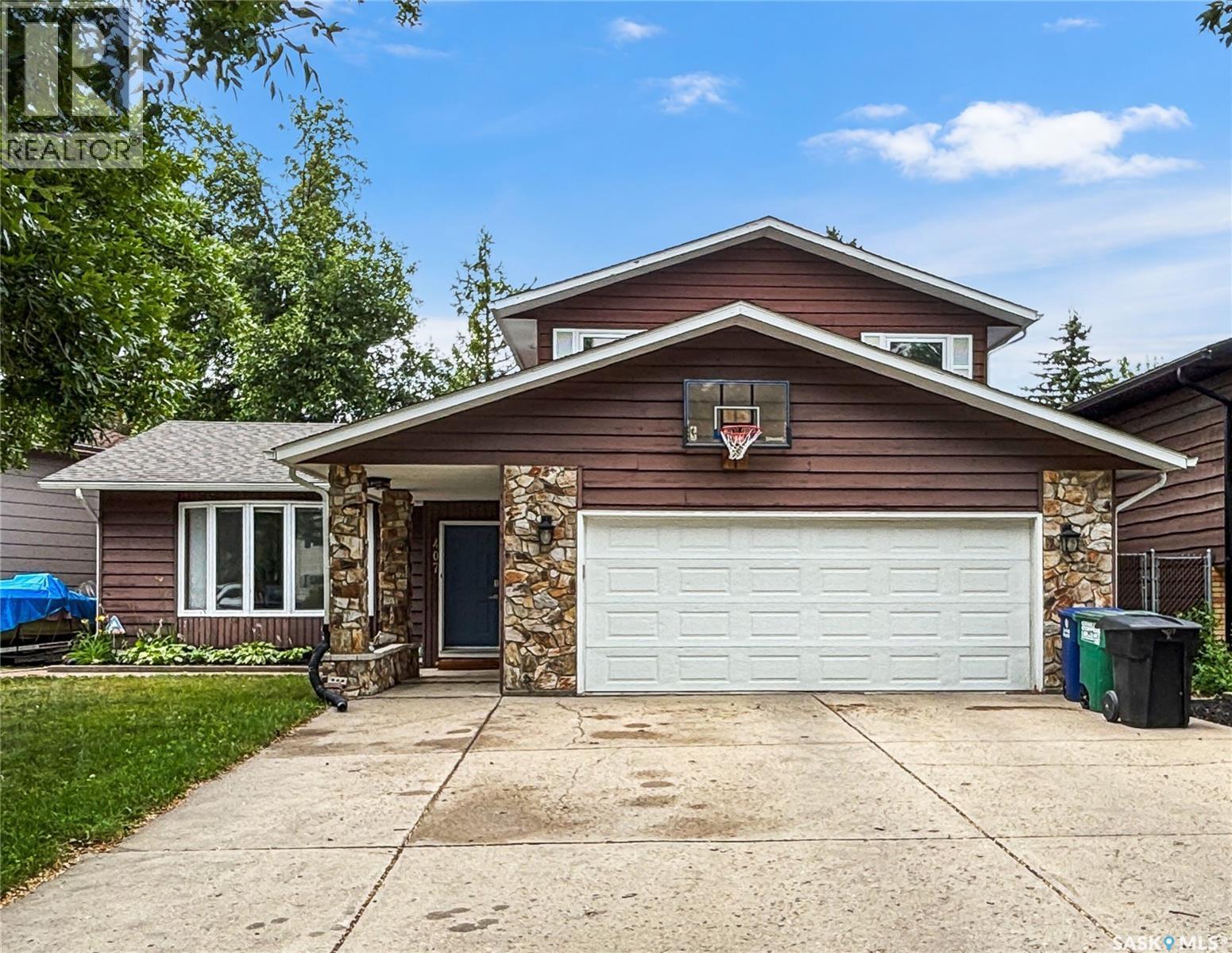407 Chitek Crescent, Saskatoon, SK - Outdoor