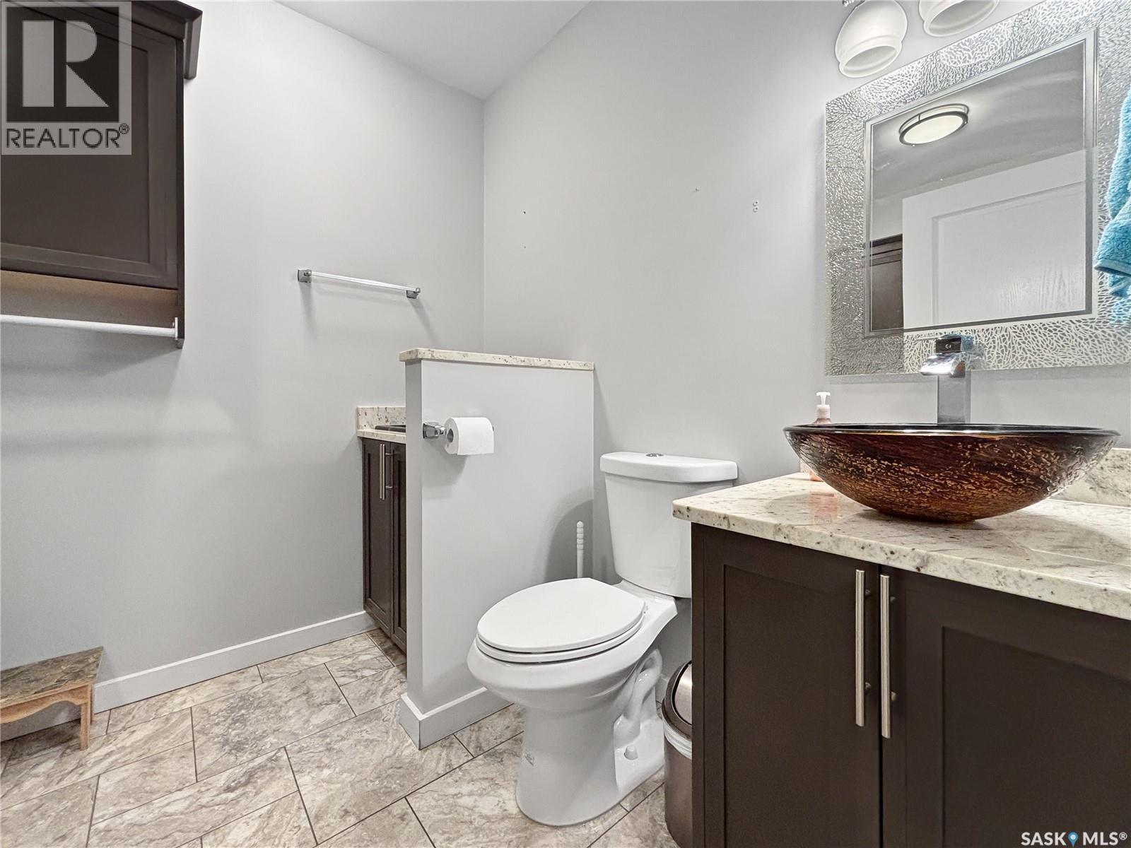 407 Chitek Crescent, Saskatoon, SK - Indoor Photo Showing Bathroom