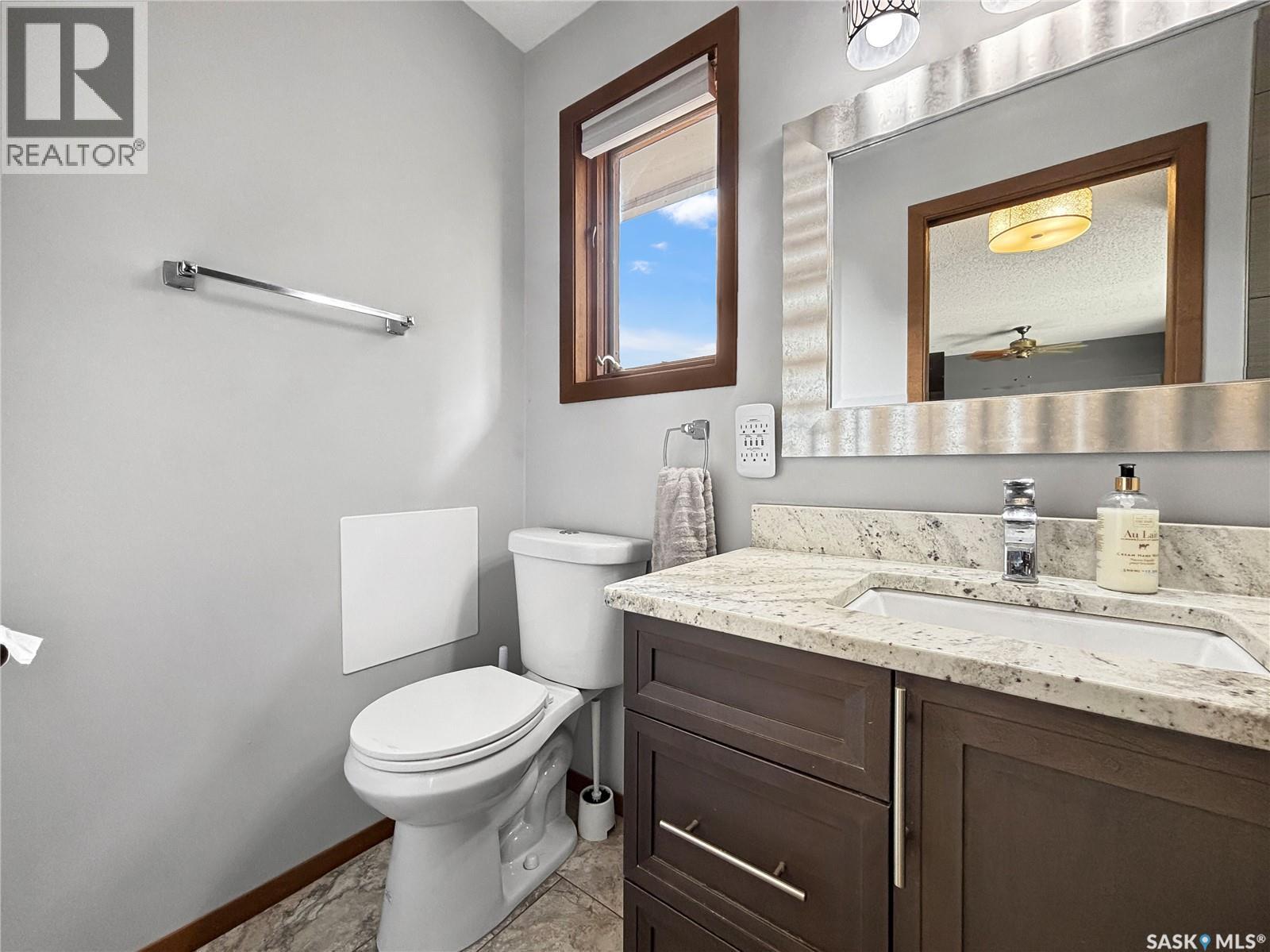 407 Chitek Crescent, Saskatoon, SK - Indoor Photo Showing Bathroom