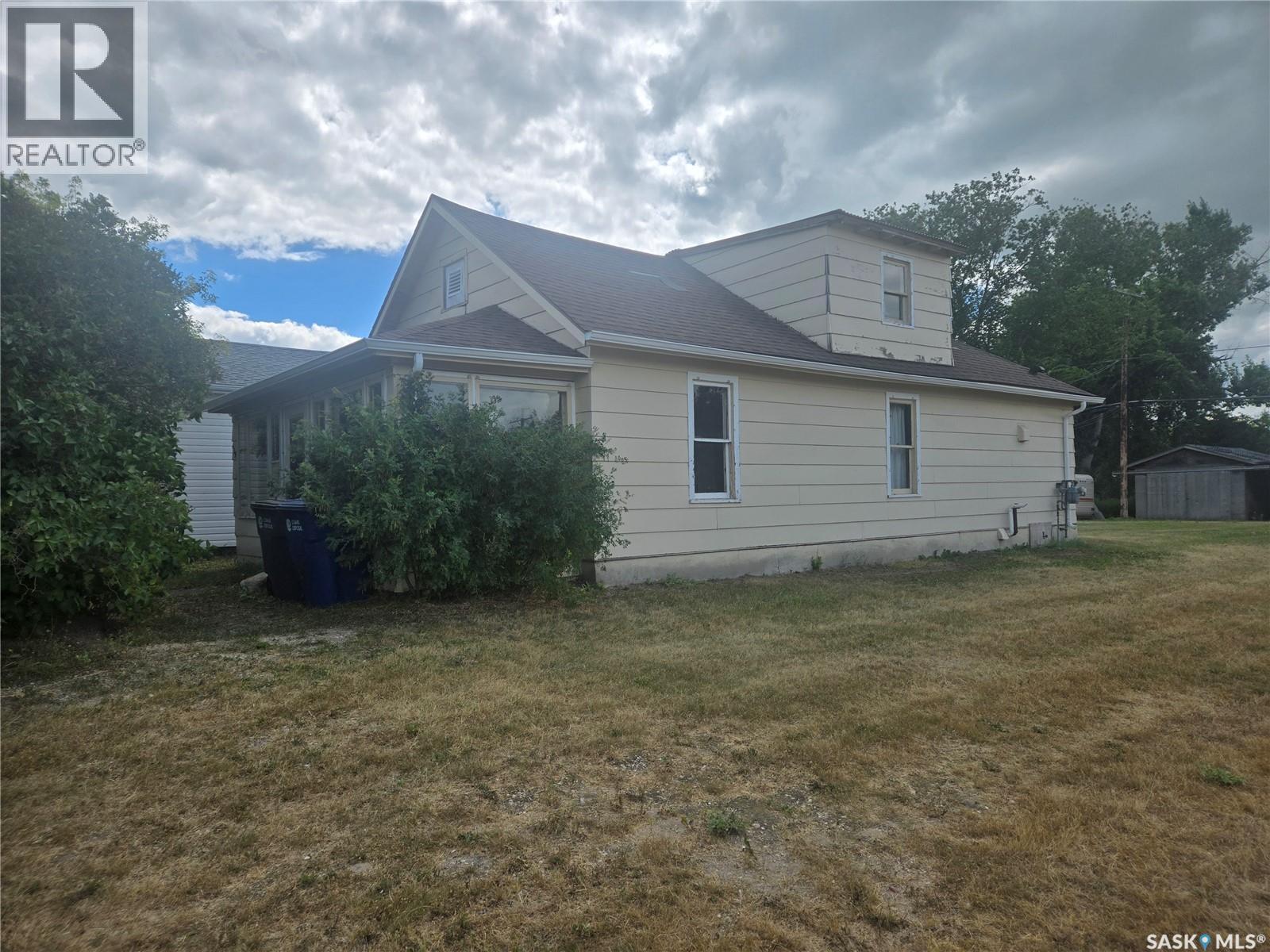419 Main Street, Kipling, SK - Outdoor