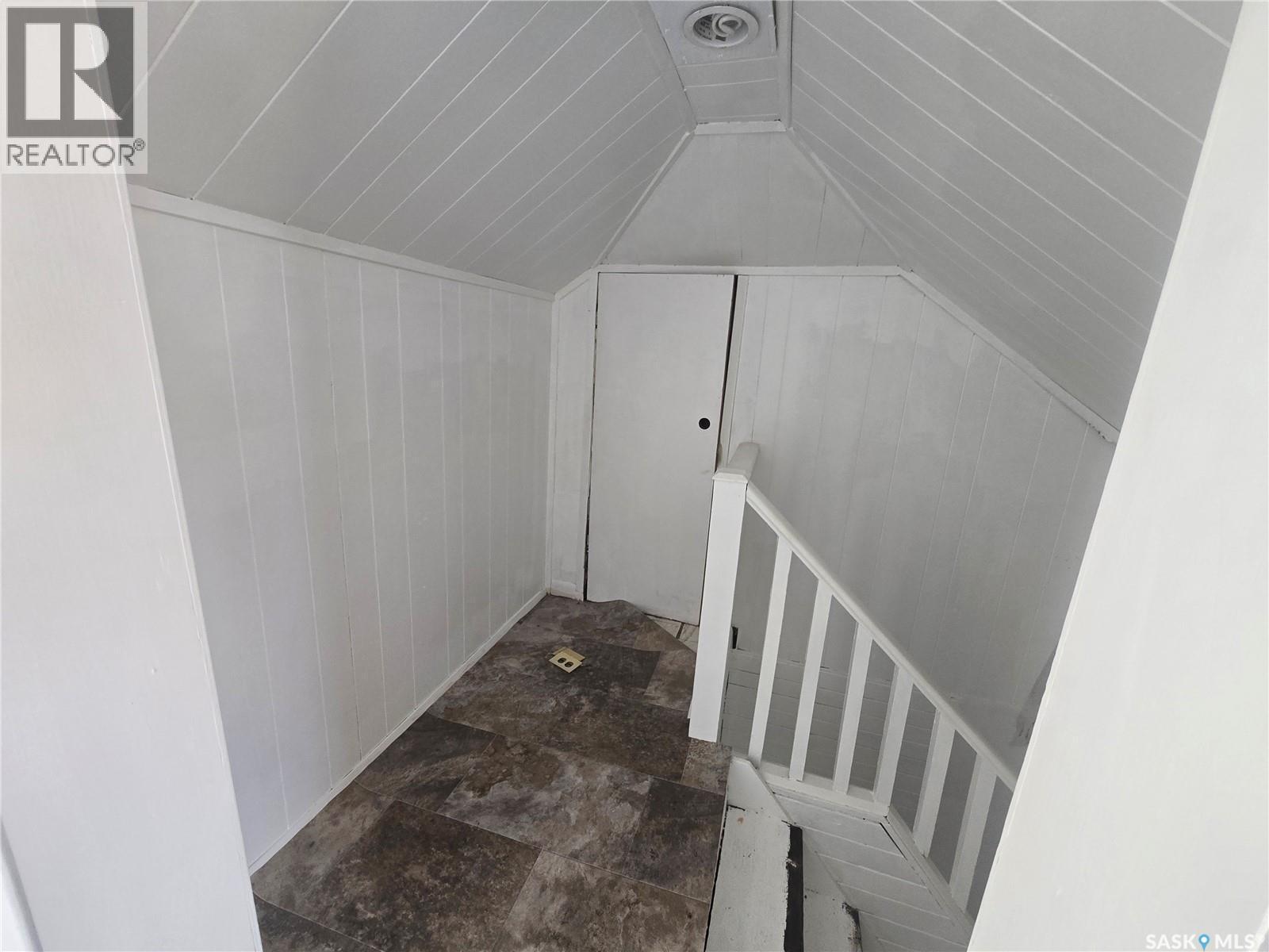 419 Main Street, Kipling, SK - Indoor Photo Showing Laundry Room