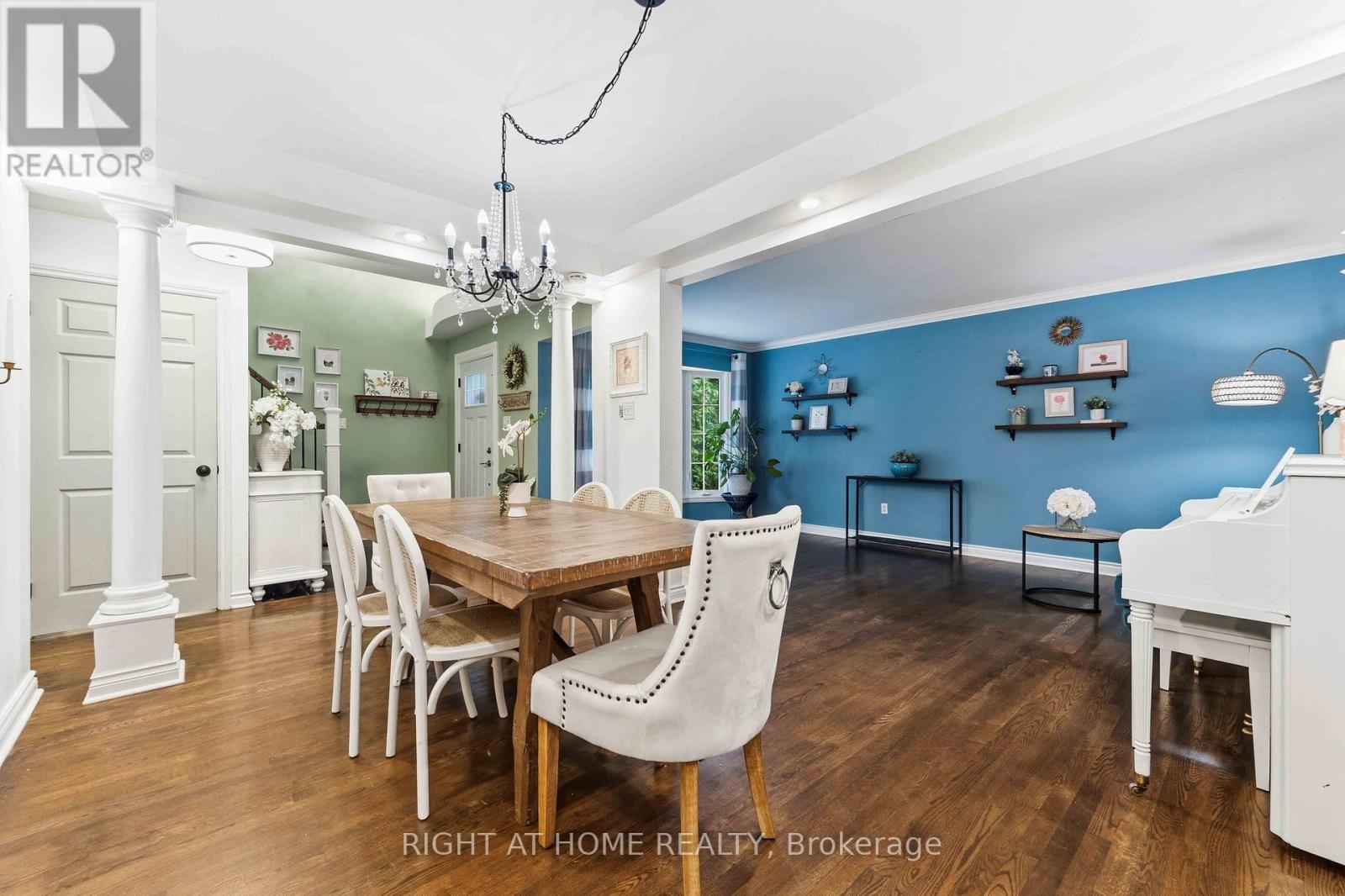 25 Waterton Crescent, Ottawa, ON - Indoor Photo Showing Dining Room